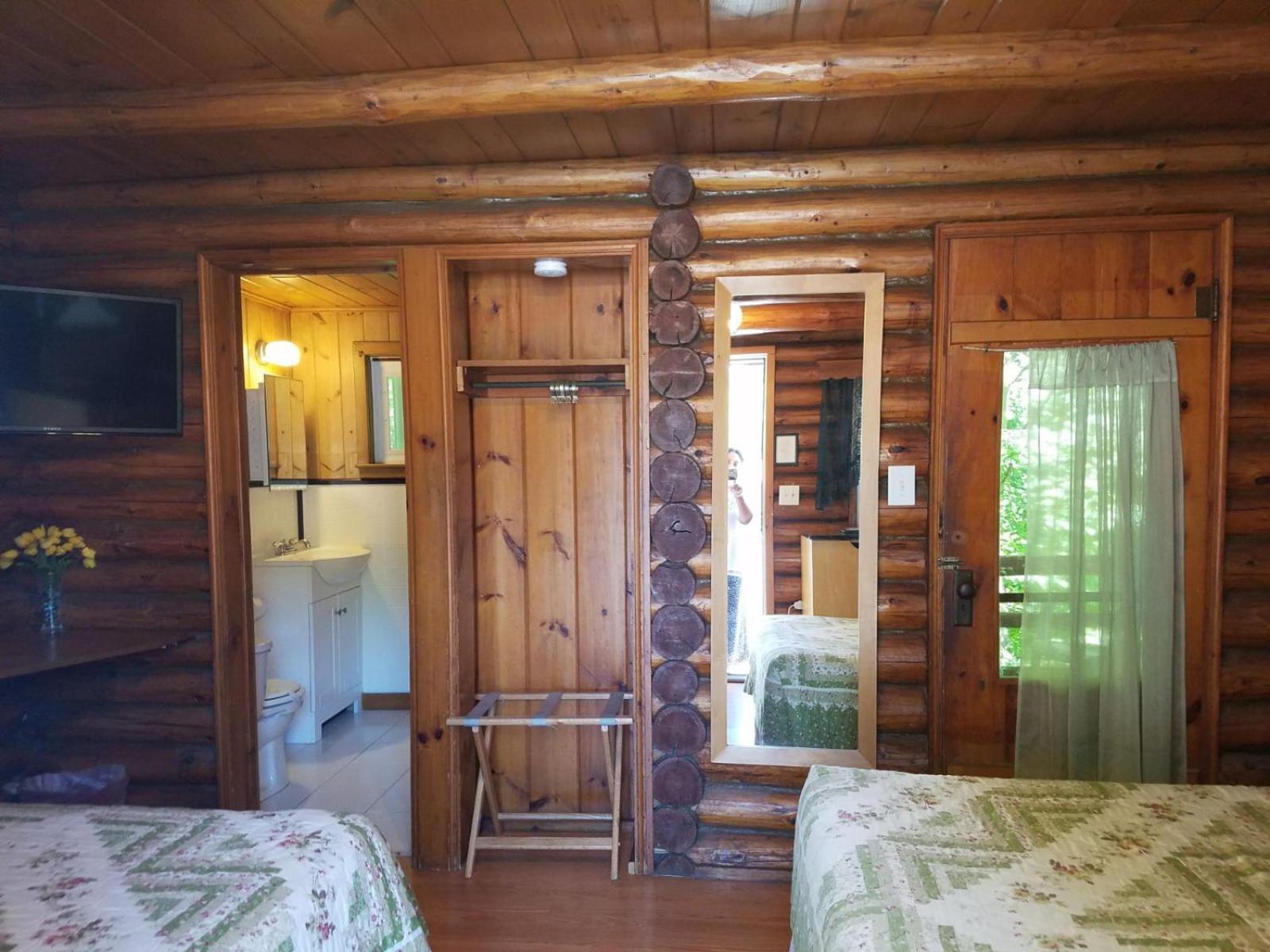 Seven Dwarfs Cabin - On The Brook Cabins Λίμνη George Εξωτερικό φωτογραφία