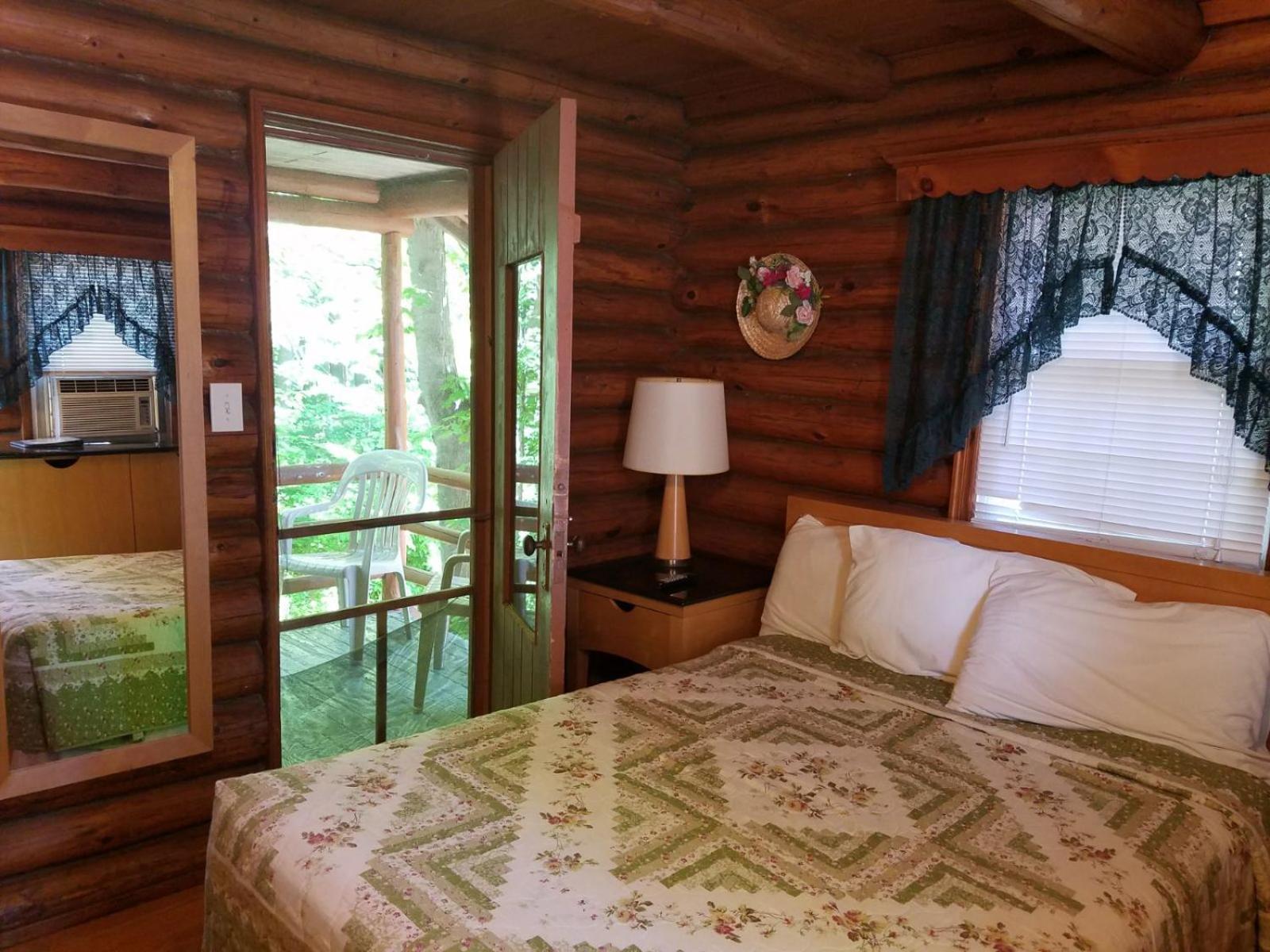 Seven Dwarfs Cabin - On The Brook Cabins Λίμνη George Εξωτερικό φωτογραφία